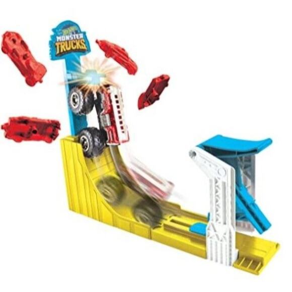 Hot Wheels Monster Trucks Big Air Breakout Playset 5 Alarm Die-Cast Firetruck - Picture 16 of 16